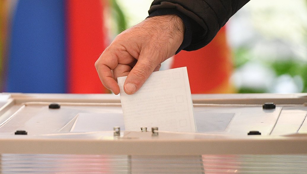 В России создается двухпартийная система. Прогноз на выборы в Госдуму