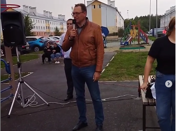Депутат Рогонов ответил по поводу исчезнувшей детской площадки на Шуисте