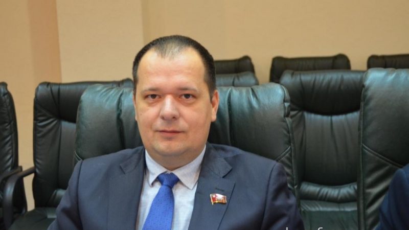 Пензенские «справедливороссы» требуют отдать им депутата Гордумы от КПРФ